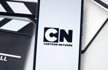 New York, ABD - 30 Haziran 2024: CN Telefon Ekranında Çizgi Film Ağı Logosu veya Simgesi.