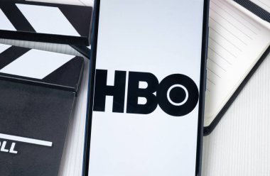 New York, ABD - 30 Haziran 2024: HBO Logosu veya Telefon Ekranında Simge.
