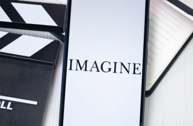 New York, ABD - 30 Haziran 2024: Telefon Ekranında Hayal Et Logosu veya Simgesi.