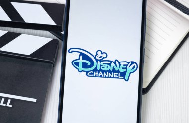 New York, ABD - 30 Haziran 2024: Disney Channel Logosu veya Telefon Ekranında Simge.