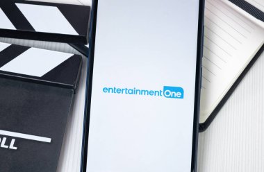 New York, ABD - 30 Haziran 2024: Entertainment One Logo veya Telefon Ekranında Simge.