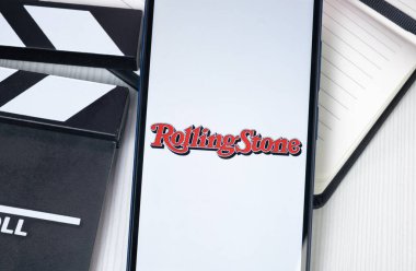 New York, ABD - 30 Haziran 2024: Rolling Stone Logosu veya Telefon Ekranında Simge.