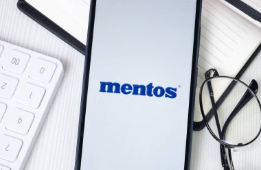 New York, ABD - 30 Haziran 2024: Mentos Logo veya Telefon Ekranında Simge.