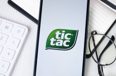 New York, ABD - 30 Haziran 2024: Tic Tac Logo veya Telefon Ekranında Simge.