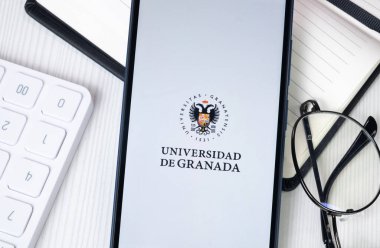 New York, ABD - 30 Haziran 2024: UGR Universidad de Granada Logo veya Telefon Ekranında Simge.