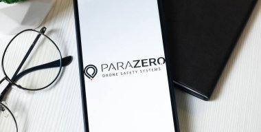 New York, ABD - 1 Haziran 2024: ParaZero Teknoloji Logosu Telefon Ekranı, Şirket Simgesi.