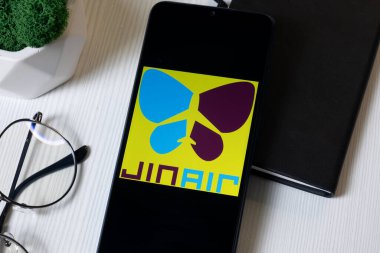 New York, ABD - 1 Haziran 2024: Jin Air Logosu Telefon Ekranında, Şirket Simgesi.