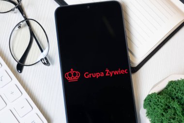 New York, ABD - 1 Haziran 2024: Grupa Zywiec Logosu Telefon Ekranı, Şirket Simgesi.