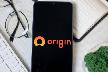 New York, ABD - 1 Haziran 2024: Köken Enerji Logosu Telefon Ekranı, Şirket Simgesi.