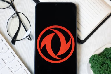 New York, ABD - 1 Haziran 2024: Dongfeng Motor Grubu Logosu Telefon Ekranı, Şirket Simgesi.
