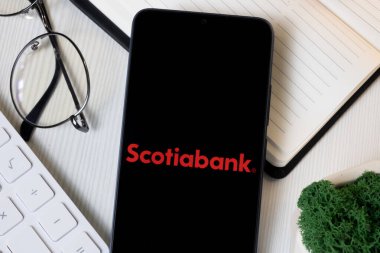 New York, ABD - 1 Haziran 2024: Scotiabank Logo Telefon Ekranı, Şirket Simgesi.