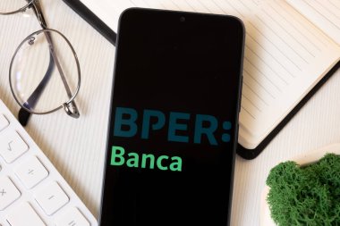 New York, ABD - 1 Haziran 2024: BPER Banca Logosu Telefon Ekranı, Şirket Simgesi.