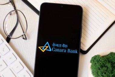 New York, ABD - 1 Haziran 2024: Canara Bank Logosu Telefon Ekranı, Şirket Simgesi.