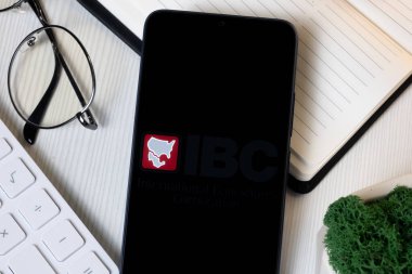 New York, ABD - 1 Haziran 2024: IBC Telefon Ekranı Logosu, Uluslararası Bancshare Corporation Icon.