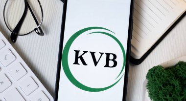 New York, ABD - 1 Haziran 2024: Karur Vysya Bank Logosu Telefon Ekranı, KVB Company Icon.