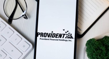 New York, ABD - 1 Haziran 2024: Provident Savings Bank Logosu Telefon Ekranı, Şirket Simgesi.