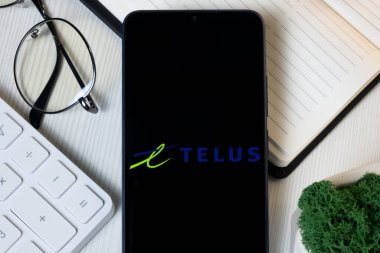 New York, ABD - 11 Haziran 2024: Telus Logosu Telefon Ekranında, Şirket Simgesi.