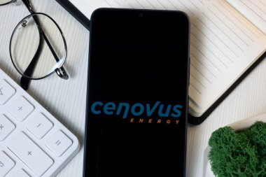 New York, ABD - 11 Haziran 2024: Cenovus Enerji Logosu Telefon Ekranı, Şirket Simgesi.