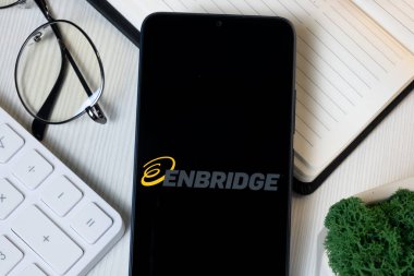 New York, ABD - 11 Haziran 2024: Telefon Ekranında Enbridge Logosu, Şirket Simgesi.