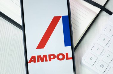 New York, ABD - 30 Haziran 2024: Ampol Logosu veya Telefon Ekranında Simge.