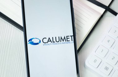 New York, ABD - 30 Haziran 2024: Calumet Özel Ürün Ortakları Logosu veya Telefon Ekranında Simge.
