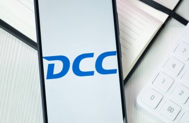 New York, ABD - 30 Haziran 2024: DCC Logosu veya Telefon Ekranında Simge.