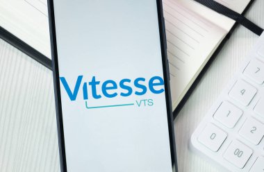 New York, ABD - 30 Haziran 2024: Vitesse Enerji Logosu veya Telefon Ekranında Simge.
