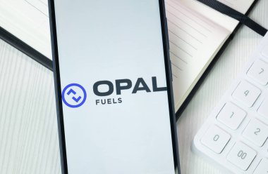 New York, ABD - 30 Haziran 2024: OPAL Yakıt Logosu Telefon Ekranı, Şirket Simgesi.