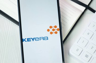New York, ABD - 30 Haziran 2024: Keyera Logosu Telefon Ekranı, Şirket Simgesi.