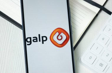New York, ABD - 30 Haziran 2024: Galp Energia Logosu Telefon Ekranı, Şirket Simgesi.