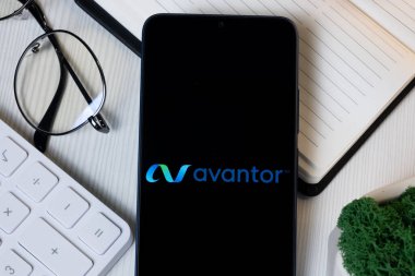 New York, ABD - 11 Haziran 2024: Telefon Ekranında Avantor Logosu, Şirket Simgesi.