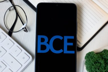 New York, ABD - 11 Haziran 2024: Telefon ekranında MÖ Logosu, Şirket Simgesi.