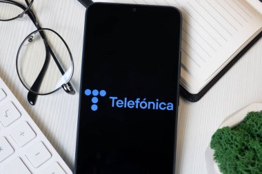 New York, ABD - 11 Haziran 2024: Telefon Logosu Telefon Ekranı, Şirket Simgesi.