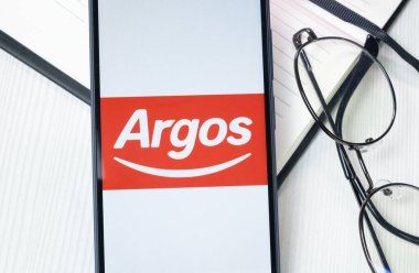 New York, ABD - 30 Haziran 2024: Argos Logosu veya Telefon Ekranında Simge.