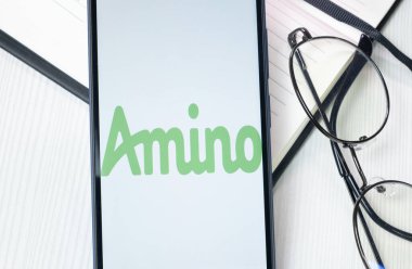 New York, ABD - 30 Haziran 2024: Amino Logosu veya Telefon Ekranında Simge.