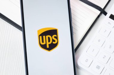 New York, ABD - 30 Haziran 2024: UPS Logosu veya Telefon Ekranında Simge.