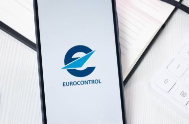 New York, ABD - 30 Haziran 2024: Eurocontrol Logo veya Telefon Ekranında Simge.