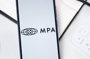 New York, ABD - 30 Haziran 2024: Motion Picture Association MPA Logo veya Telefon Ekranında Simge.