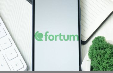 New York, ABD - 21 Haziran 2024: Fortum Logosu Telefon Ekranı, Şirket Simgesi.