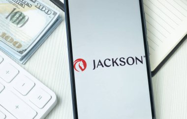 New York, ABD - 21 Haziran 2024: Jackson Finansal Logo Telefon Ekranı, Şirket Simgesi.