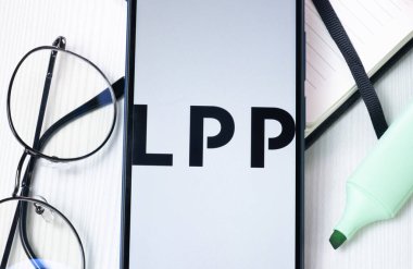 New York, ABD - 1 Ağustos 2024: Telefon Ekranında LPP Logosu, Ekranda Şirket Simgesi.