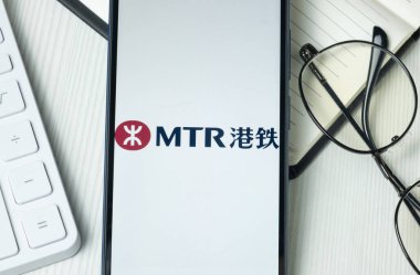 New York, ABD - 21 Haziran 2024: MTR Şirket Logosu Telefon Ekranı, Şirket Simgesi.