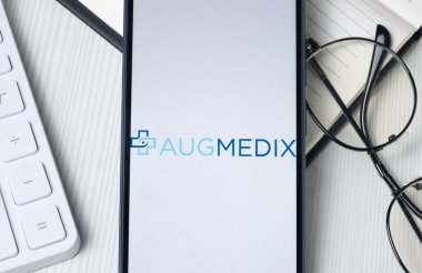 New York, ABD - 21 Haziran 2024: Telefon Ekranında Augmedix Logosu, Şirket Simgesi.