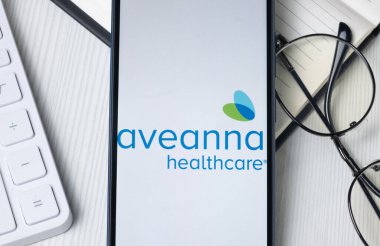 New York, ABD - 21 Haziran 2024: Aveanna Sağlık Logosu Telefon Ekranı, Şirket Simgesi.
