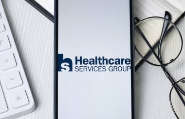 New York, ABD - 21 Haziran 2024: Telefon Ekranında Sağlık Hizmetleri Grubu Logosu, Şirket Simgesi.