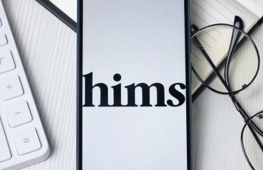 New York, ABD - 21 Haziran 2024: Telefon Ekranında Sağlık Logosu, Şirket Simgesi.