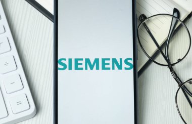 New York, ABD - 21 Haziran 2024: Siemens Logosu Telefon Ekranında, Şirket Simgesi.