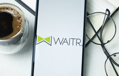 New York, ABD - 21 Haziran 2024: Waitr Holding Logosu Telefon Ekranı, Şirket Simgesi.