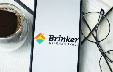 New York, ABD - 21 Haziran 2024: Brinker Uluslararası Logosu Telefon Ekranı, Şirket Simgesi.