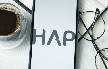 New York, ABD - 21 Haziran 2024: Hatsun Tarım Ürünleri Logosu Telefon Ekranında, HAP Şirket Simgesi.